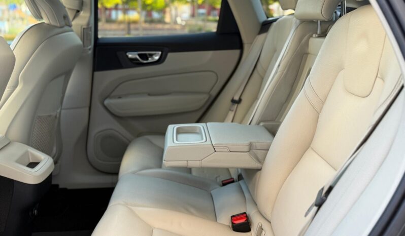 
								VOLVO XC60 D4 INSCRIPTION lleno									