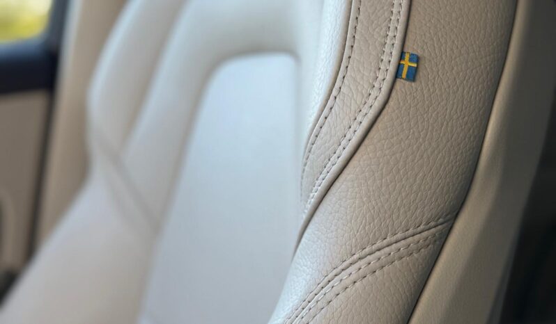 
								VOLVO XC60 D4 INSCRIPTION lleno									