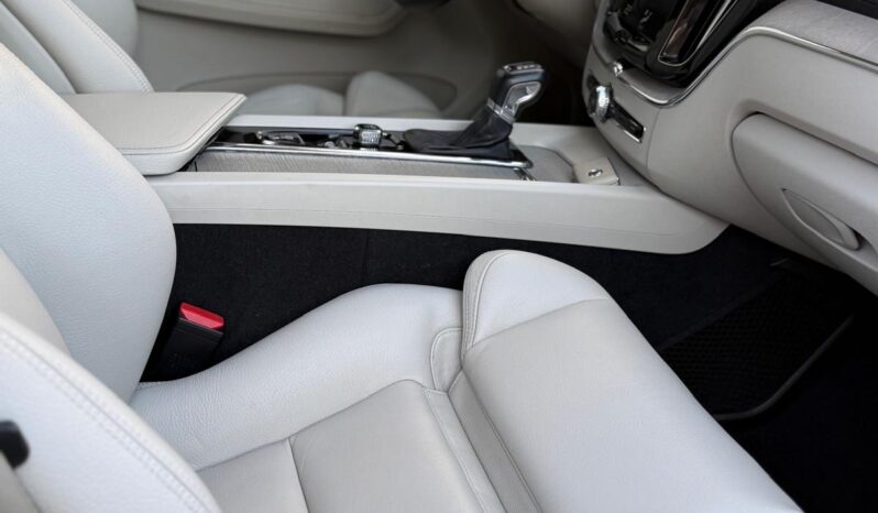 
								VOLVO XC60 D4 INSCRIPTION lleno									