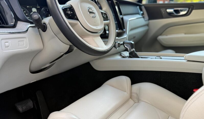 
								VOLVO XC60 D4 INSCRIPTION lleno									