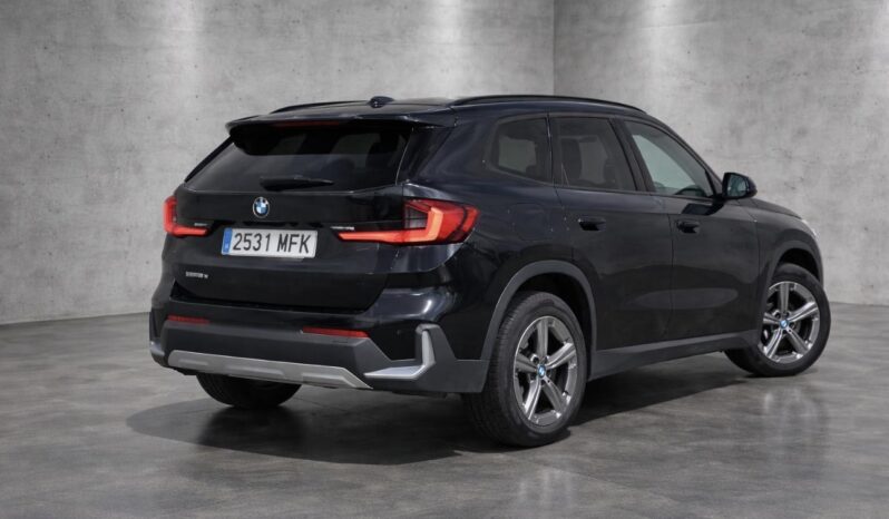 
								BMW X1 sDrive 18d lleno									